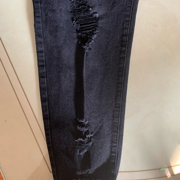 Fashionova Distressed Cropped Boyfriend jeans - Picture 16 of 16